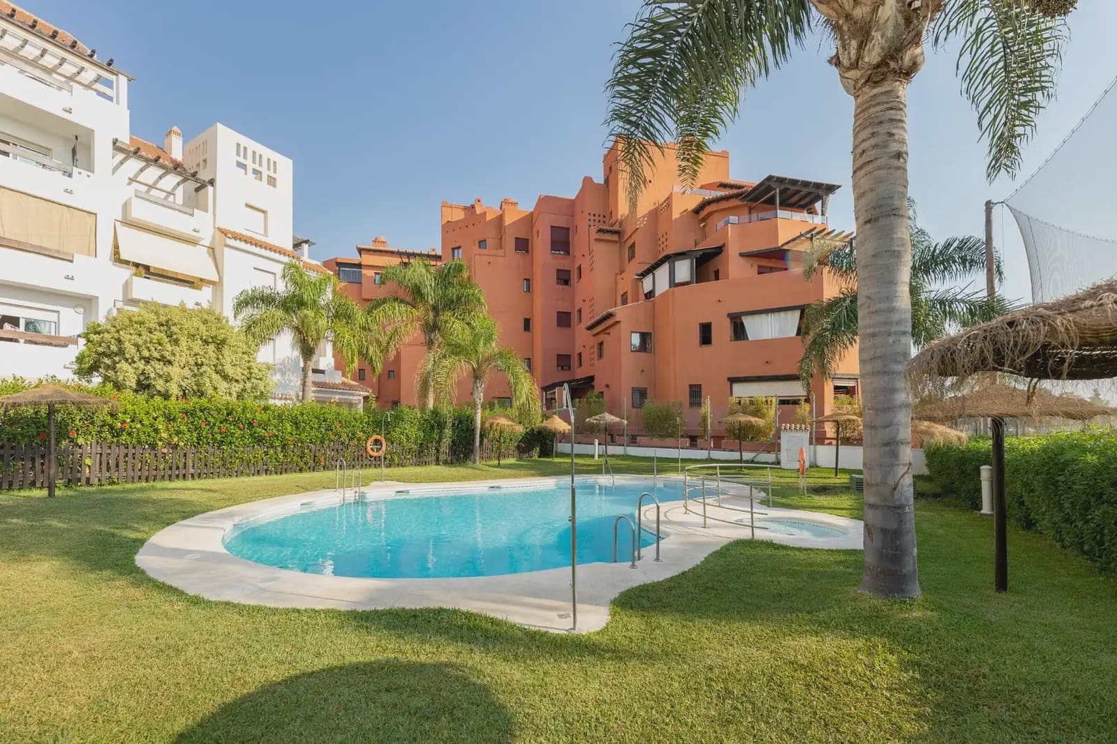 2 slaapkamer Flat te koop in Motril met garage - € 280.000 (Ref: 9877545)