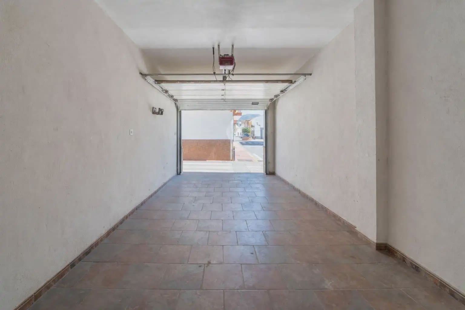 3 quarto Casa em Banda para venda em Peligros com garagem - 259 900 € (Ref: 9877547)