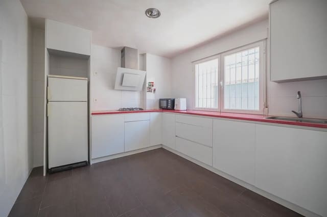 3 quarto Casa em Banda para venda em Peligros com garagem - 259 900 € (Ref: 9877547)