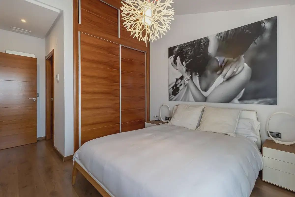 Pareado de 4 habitaciones en Granada ciudad en venta con garaje - 695.000 € (Ref: 9877548)