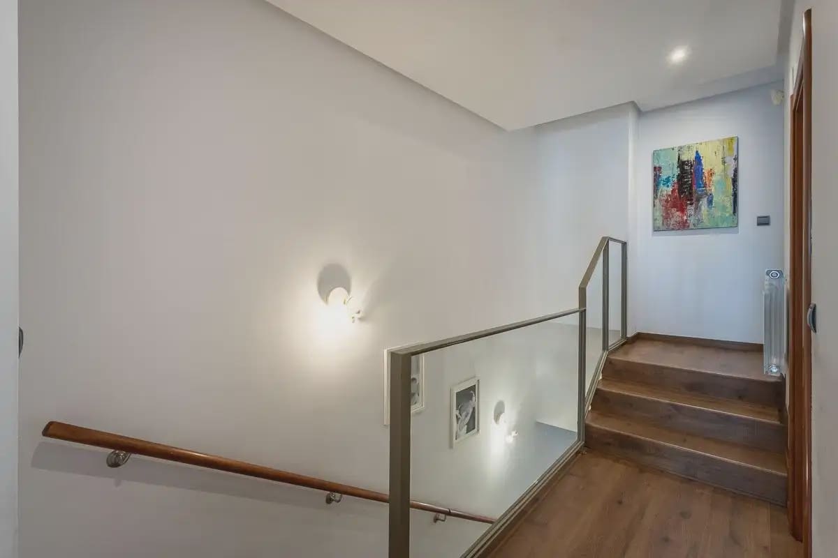 Pareado de 4 habitaciones en Granada ciudad en venta con garaje - 695.000 € (Ref: 9877548)
