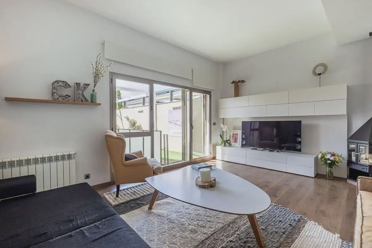 Pareado de 4 habitaciones en Granada ciudad en venta con garaje - 695.000 € (Ref: 9877548)