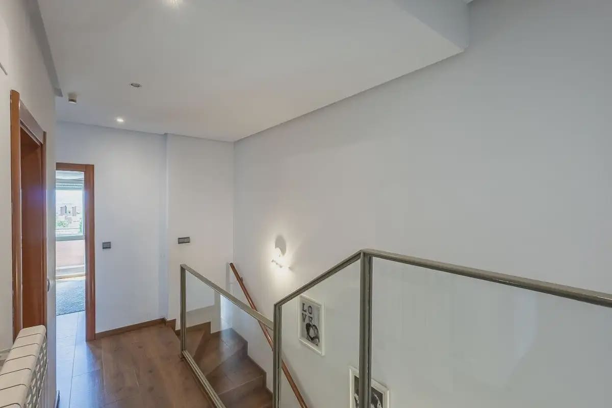 Pareado de 4 habitaciones en Granada ciudad en venta con garaje - 695.000 € (Ref: 9877548)