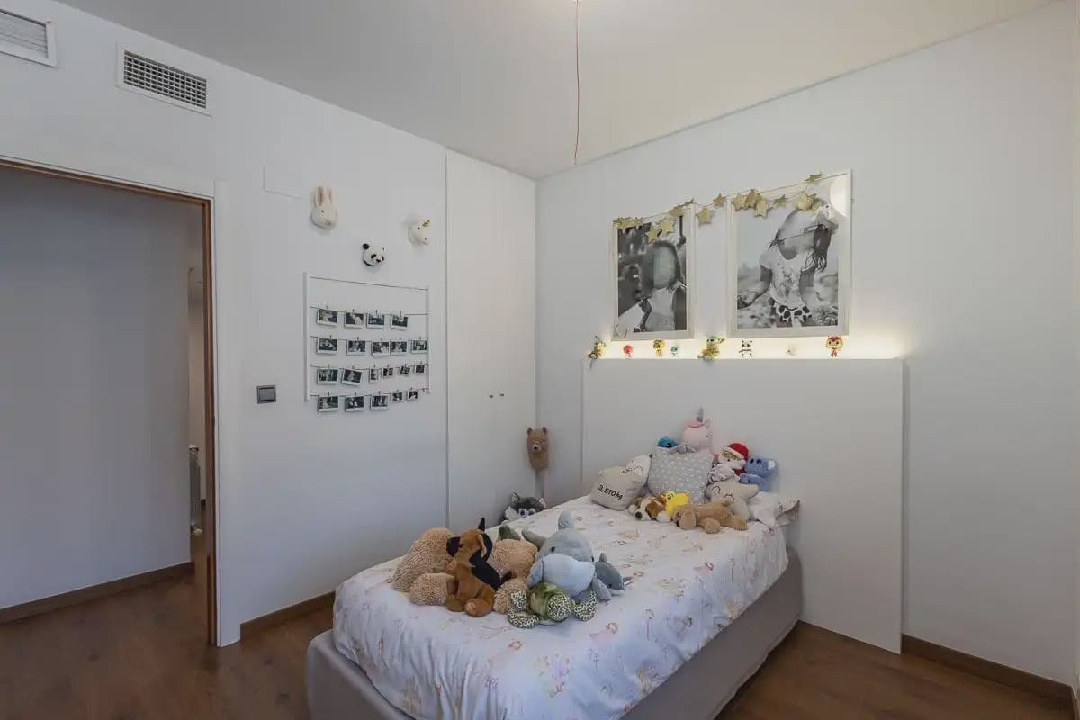 Pareado de 4 habitaciones en Granada ciudad en venta con garaje - 695.000 € (Ref: 9877548)