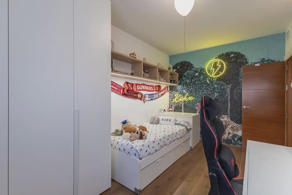 Pareado de 4 habitaciones en Granada ciudad en venta con garaje - 695.000 € (Ref: 9877548)