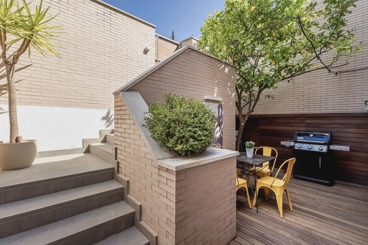Pareado de 4 habitaciones en Granada ciudad en venta con garaje - 695.000 € (Ref: 9877548)