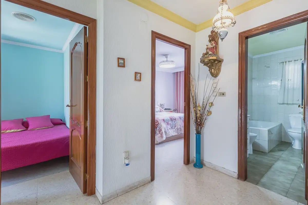 4 slaapkamer Huis te koop in Pinos Puente met garage - € 159.900 (Ref: 9877549)
