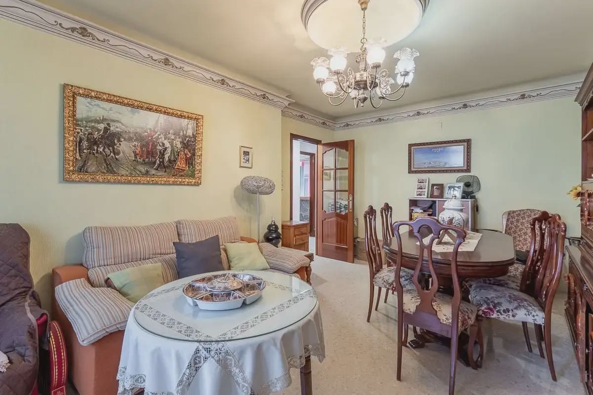 4 slaapkamer Huis te koop in Pinos Puente met garage - € 159.900 (Ref: 9877549)