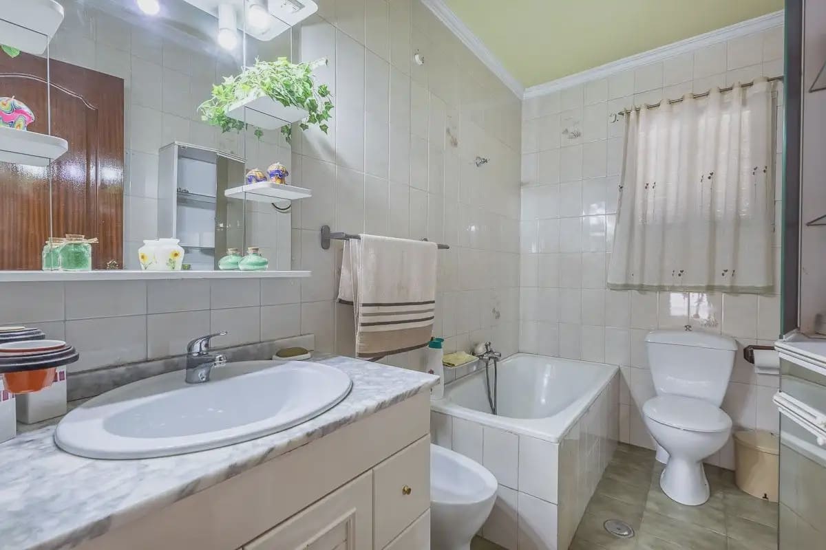4 slaapkamer Huis te koop in Pinos Puente met garage - € 159.900 (Ref: 9877549)