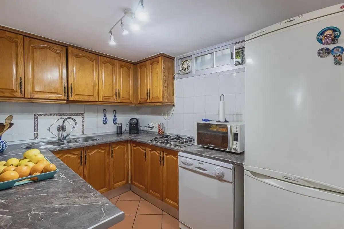 4 slaapkamer Huis te koop in Pinos Puente met garage - € 159.900 (Ref: 9877549)