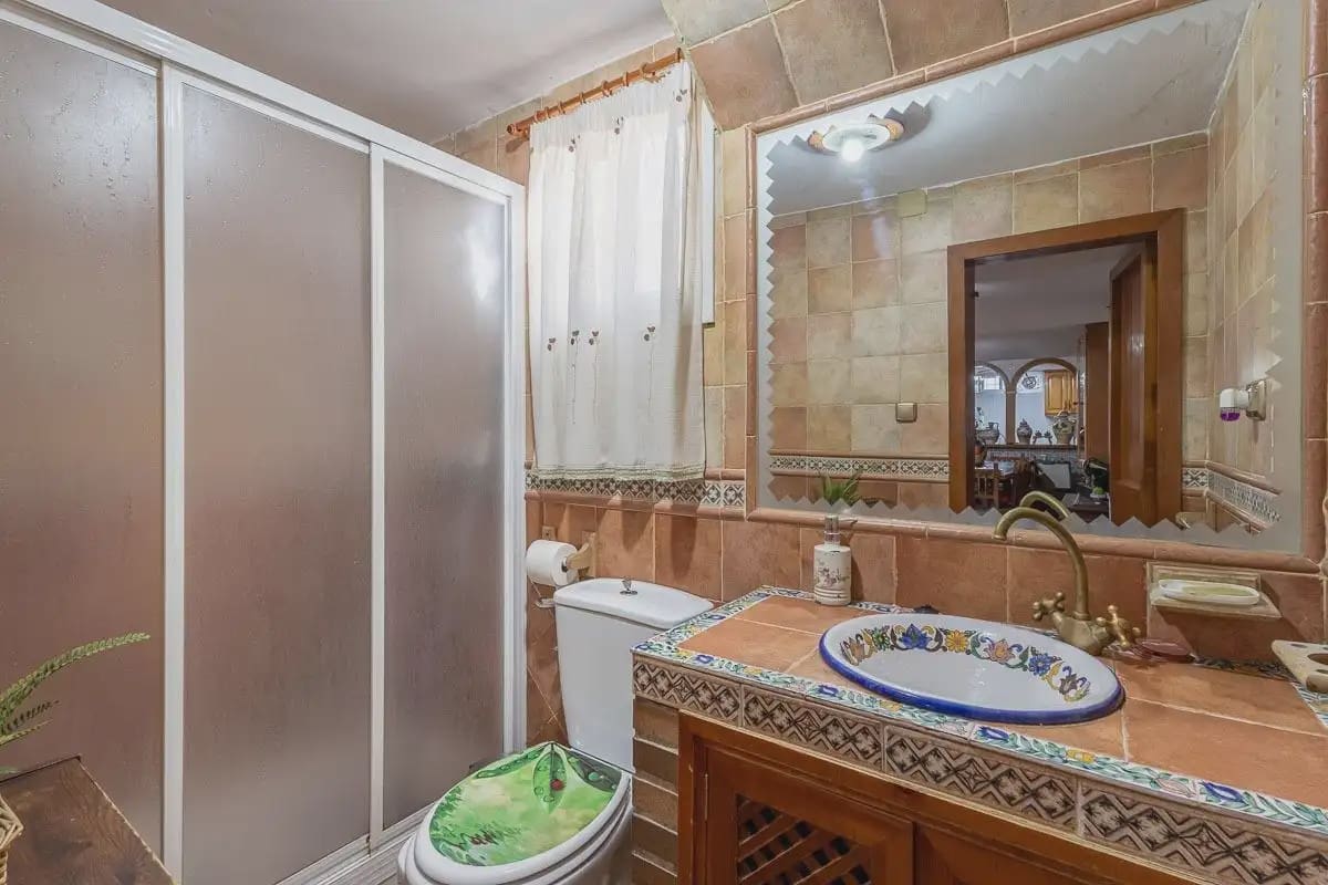 4 slaapkamer Huis te koop in Pinos Puente met garage - € 159.900 (Ref: 9877549)