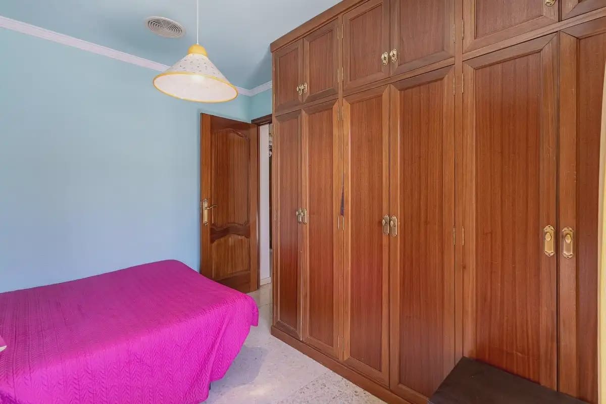 4 slaapkamer Huis te koop in Pinos Puente met garage - € 159.900 (Ref: 9877549)