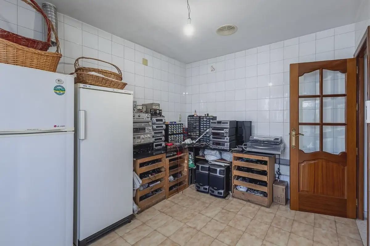 4 slaapkamer Huis te koop in Pinos Puente met garage - € 159.900 (Ref: 9877549)