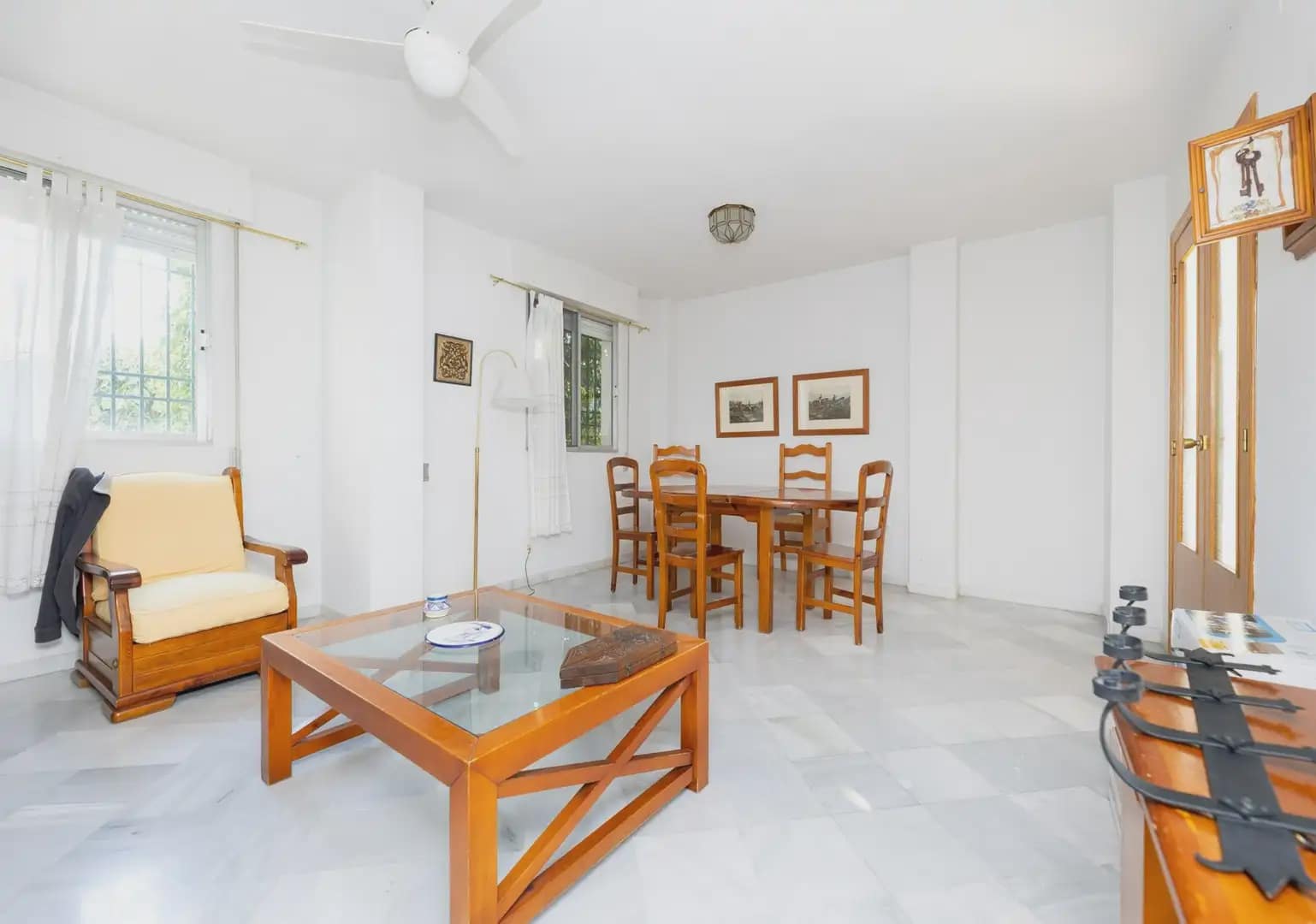 6 bedroom Semi-detached Villa for sale in Peligros with pool - € 290,000 (Ref: 9879869)