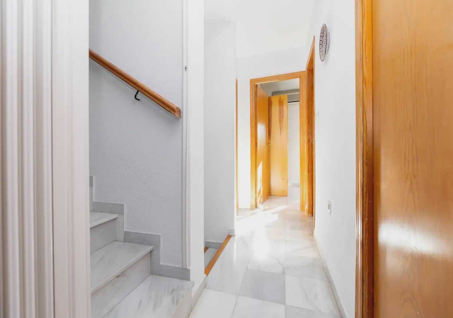 6 bedroom Semi-detached Villa for sale in Peligros with pool - € 290,000 (Ref: 9879869)