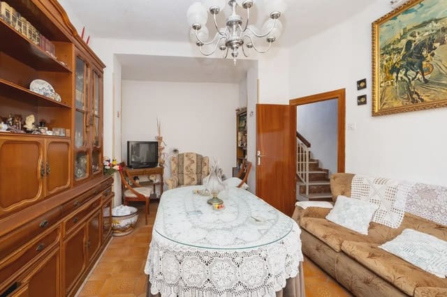 3 makuuhuone Omakotitalo myytävänä paikassa Cerrillo de Maracena - Periodistas, Granada kaupunki - 145 000 € (Ref: 9880478)