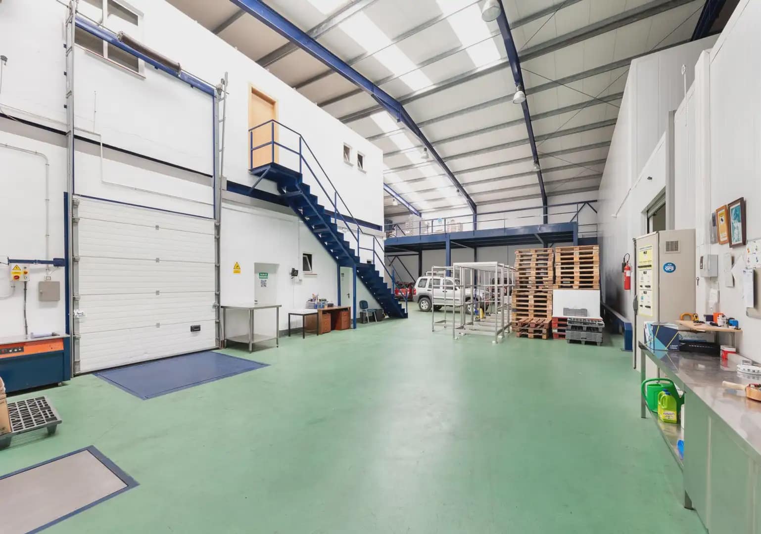Kommersiell til salgs i Durcal - € 680 000 (Ref: 9883827)