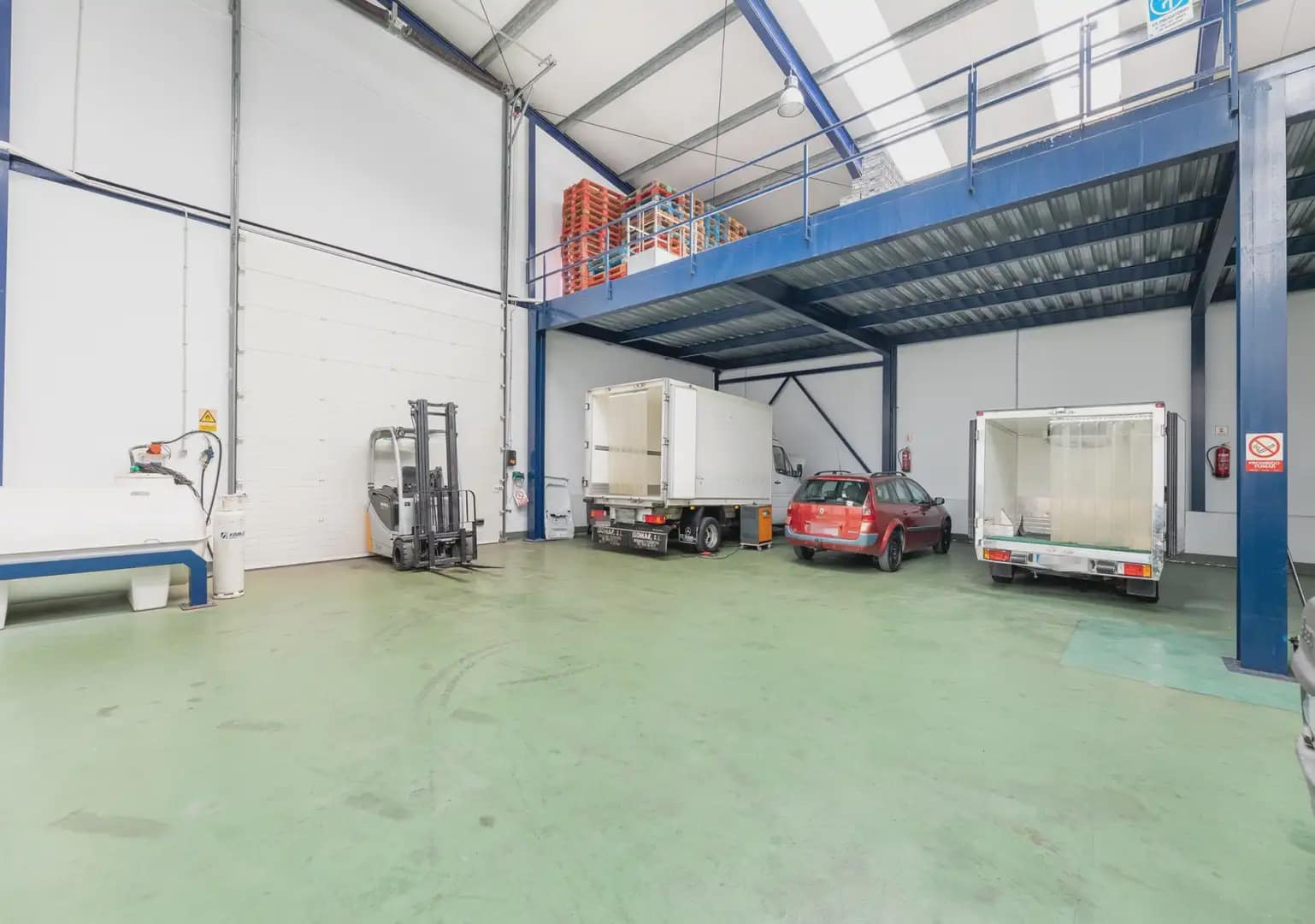 Kommersiell til salgs i Durcal - € 680 000 (Ref: 9883827)