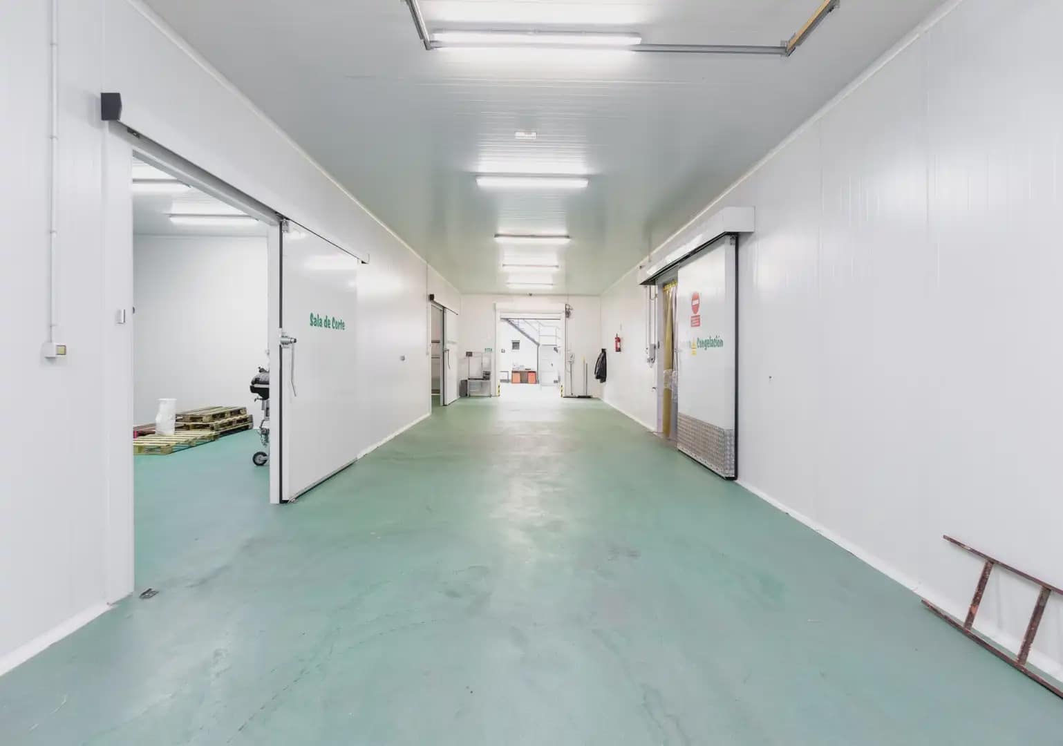 Kommersiell til salgs i Durcal - € 680 000 (Ref: 9883827)
