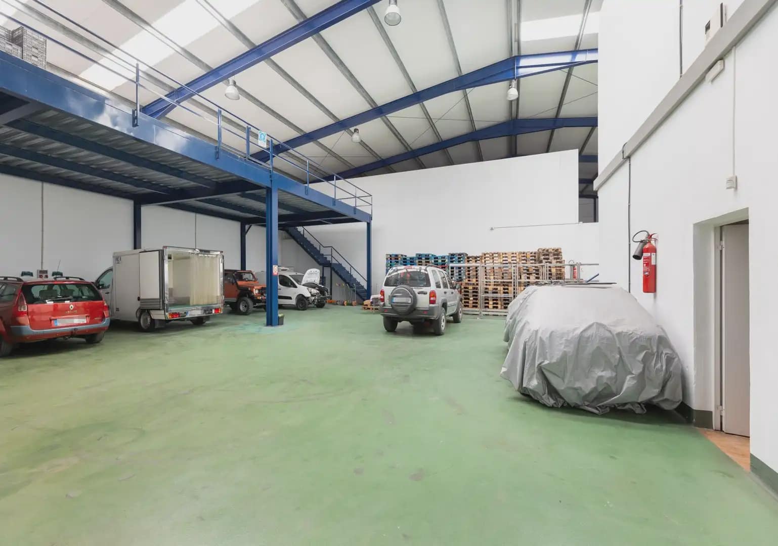 Kommersiell til salgs i Durcal - € 680 000 (Ref: 9883827)