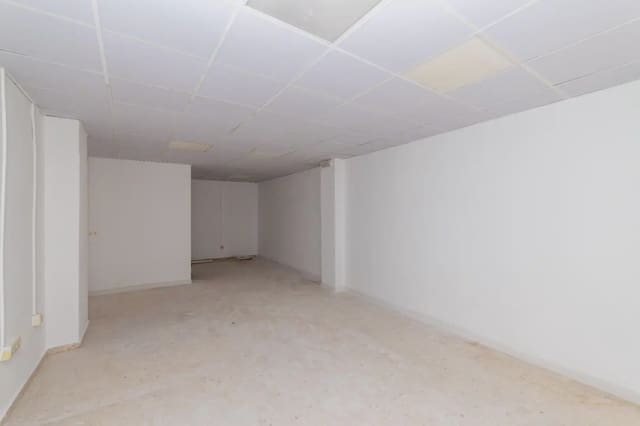 Commercial for rent in Cervantes, Granada city - € 820 (Ref: 9889266)