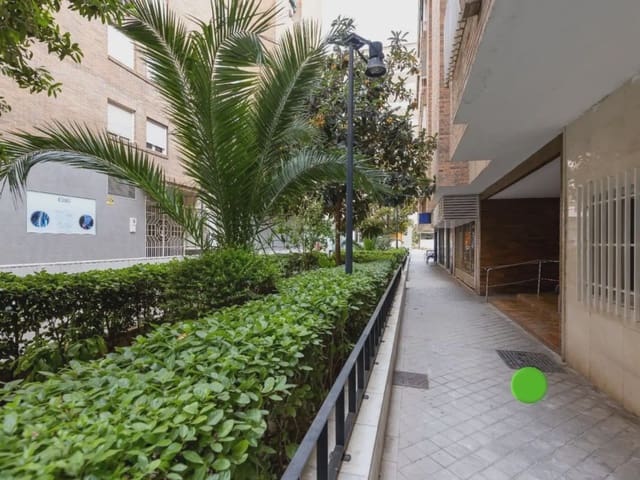 Kaupallinen vuokrattavana paikassa Cervantes, Granada kaupunki - 820 € (Ref: 9889266)