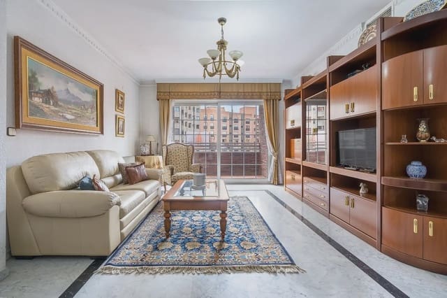 4 makuuhuone Asunto myytävänä paikassa Pajaritos - Plaza de Toros, Granada kaupunki mukana 
autotalli - 550 000 € (Ref: 9889267)