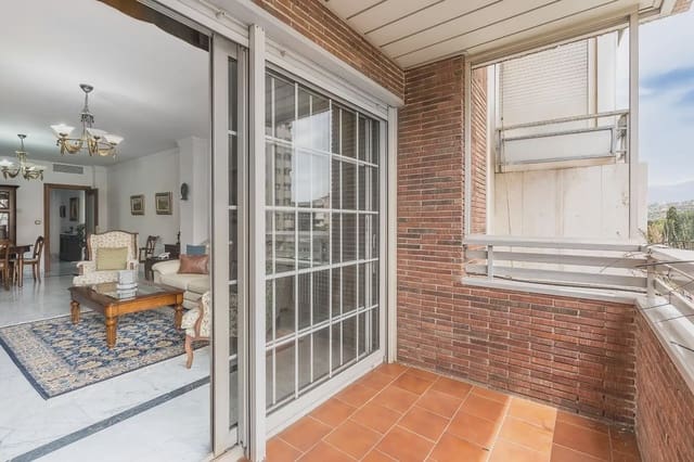 4 makuuhuone Asunto myytävänä paikassa Pajaritos - Plaza de Toros, Granada kaupunki mukana 
autotalli - 550 000 € (Ref: 9889267)