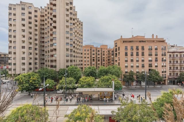 4 makuuhuone Asunto myytävänä paikassa Pajaritos - Plaza de Toros, Granada kaupunki mukana 
autotalli - 550 000 € (Ref: 9889267)