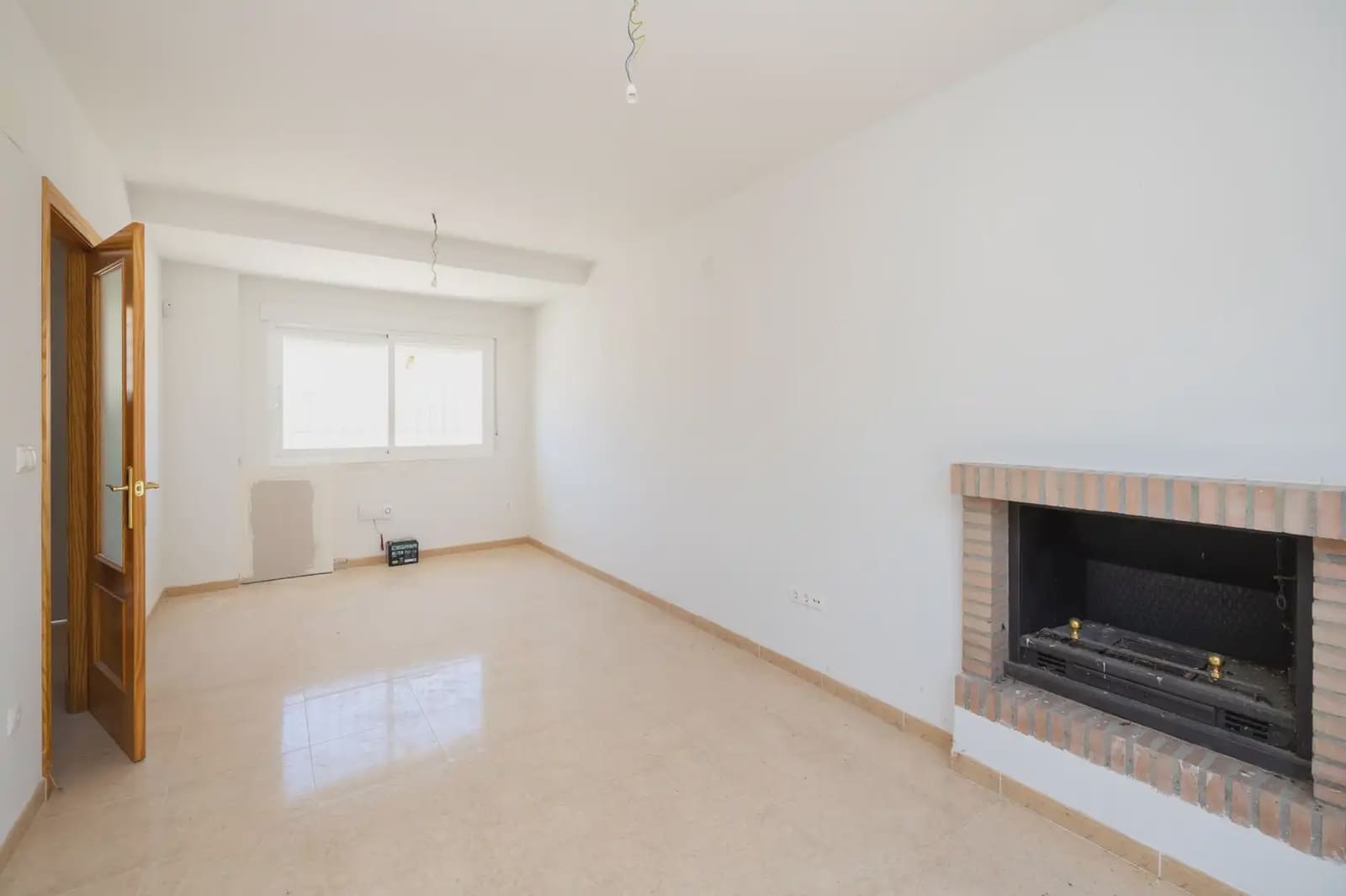 3 bedroom Terraced Villa for sale in Torre-Cardela with garage - € 55,000 (Ref: 9889359)