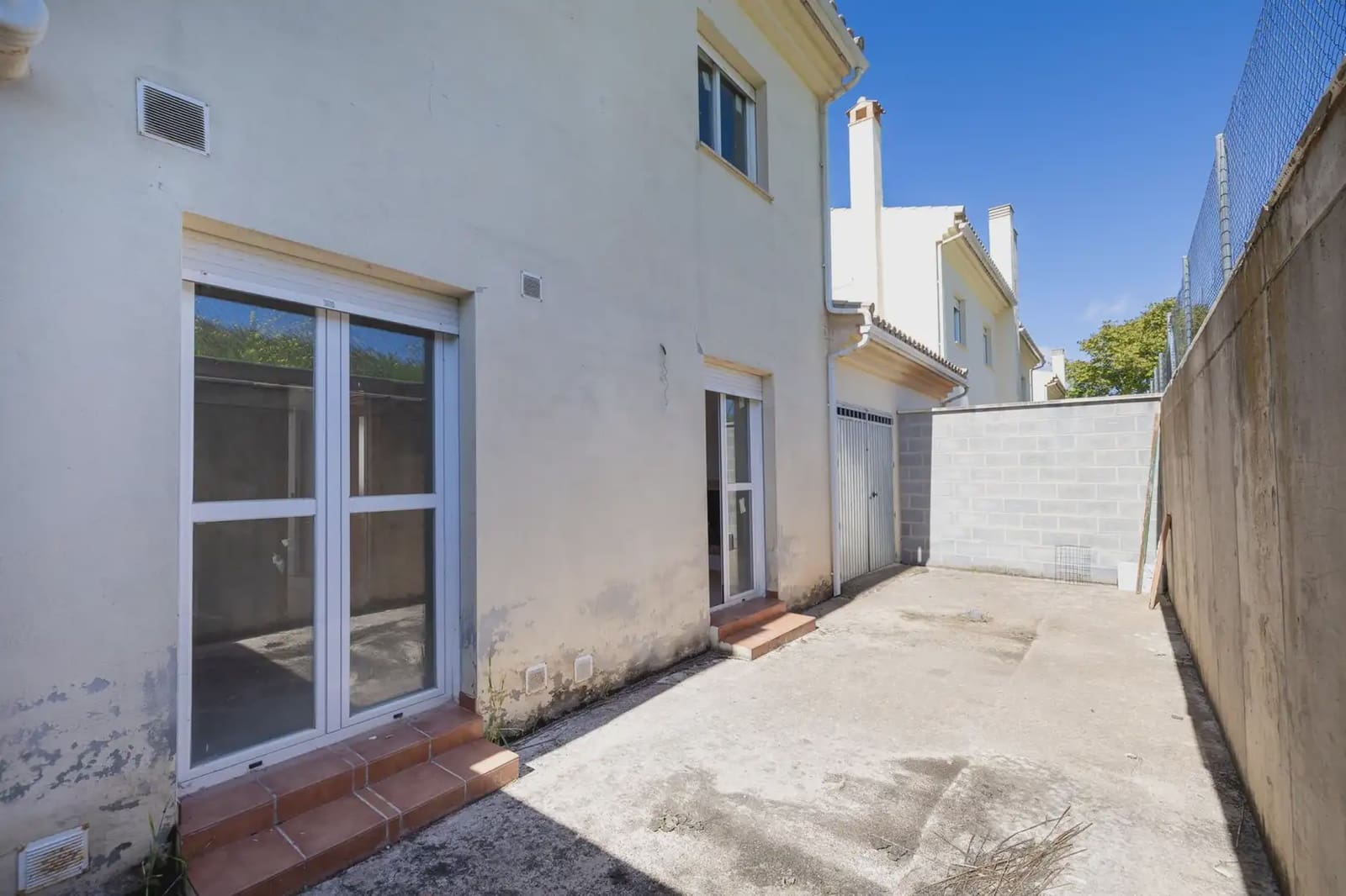 3 bedroom Terraced Villa for sale in Torre-Cardela with garage - € 55,000 (Ref: 9889359)