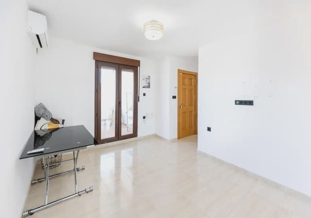 3 slaapkamer Penthouse te koop in Gójar - € 229.500 (Ref: 9889575)