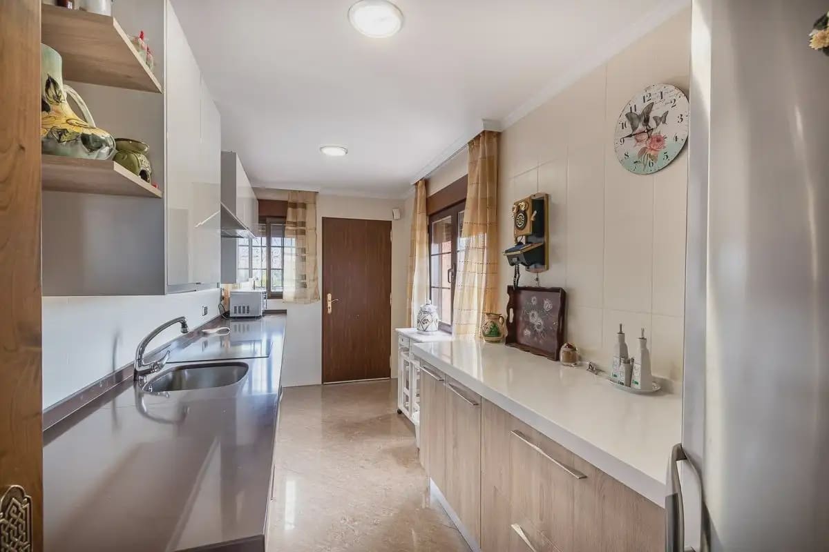 7 chambre Finca/Maison de Campagne à vendre à Huetor Vega avec piscine garage - 790 000 € (Ref: 9889635)