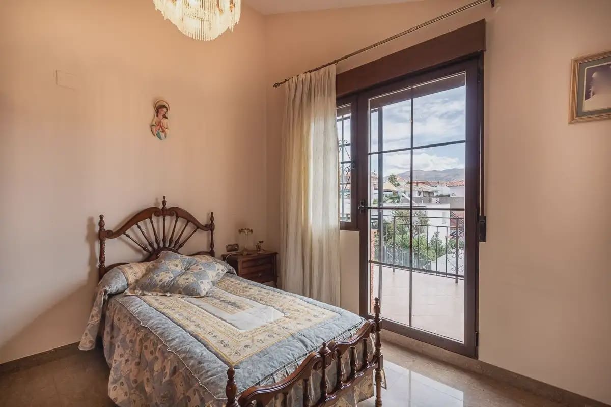7 chambre Finca/Maison de Campagne à vendre à Huetor Vega avec piscine garage - 790 000 € (Ref: 9889635)