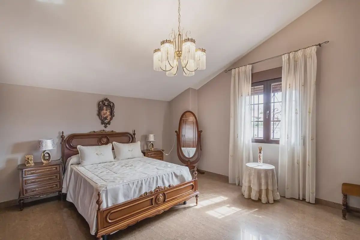 7 chambre Finca/Maison de Campagne à vendre à Huetor Vega avec piscine garage - 790 000 € (Ref: 9889635)