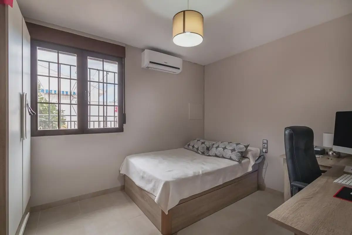 7 chambre Finca/Maison de Campagne à vendre à Huetor Vega avec piscine garage - 790 000 € (Ref: 9889635)