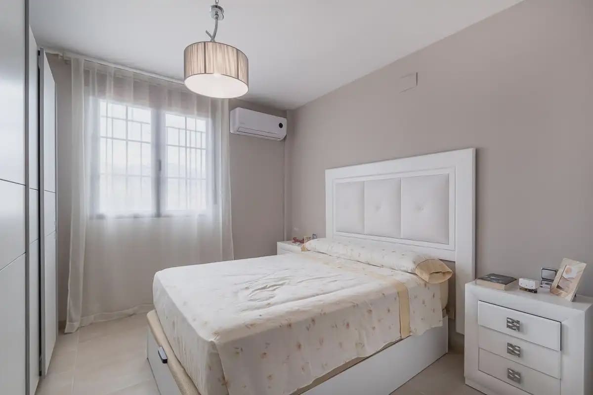 7 chambre Finca/Maison de Campagne à vendre à Huetor Vega avec piscine garage - 790 000 € (Ref: 9889635)