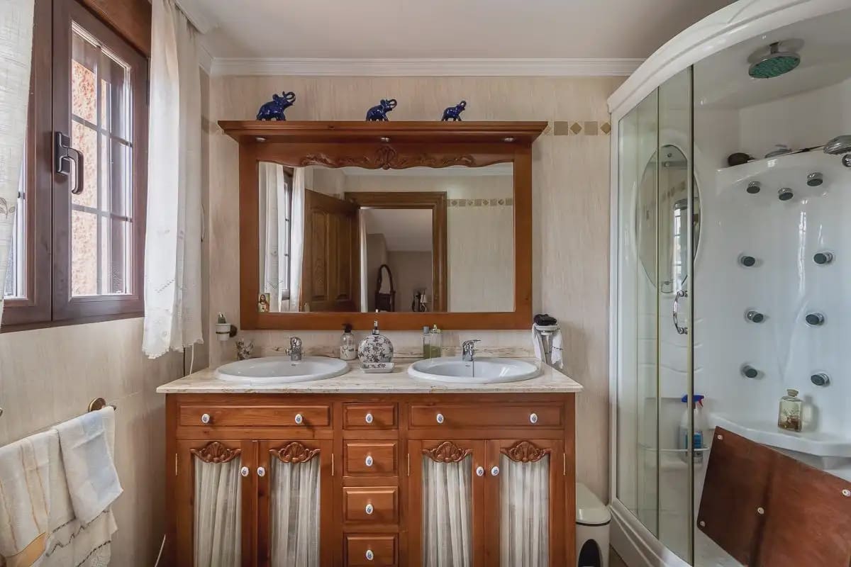 7 chambre Finca/Maison de Campagne à vendre à Huetor Vega avec piscine garage - 790 000 € (Ref: 9889635)