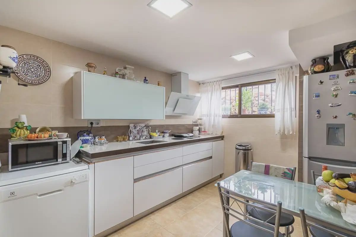 7 chambre Finca/Maison de Campagne à vendre à Huetor Vega avec piscine garage - 790 000 € (Ref: 9889635)