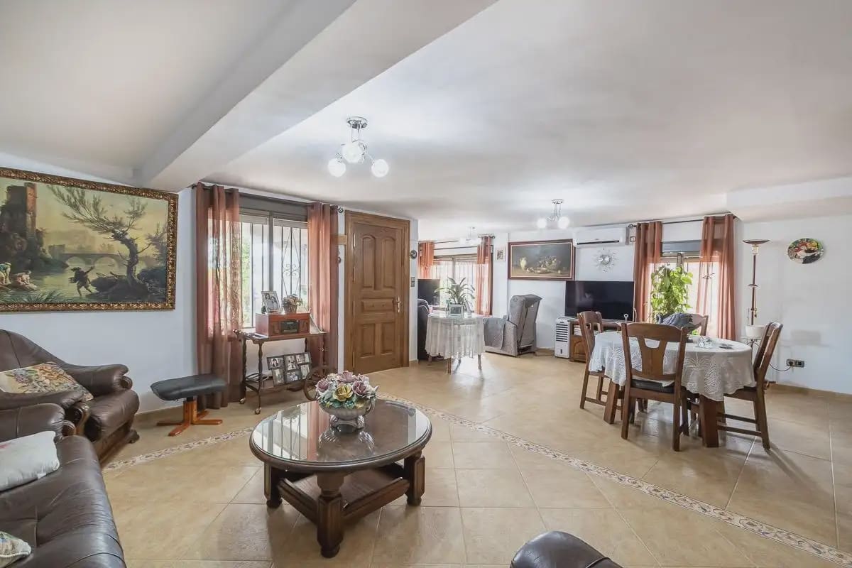 7 chambre Finca/Maison de Campagne à vendre à Huetor Vega avec piscine garage - 790 000 € (Ref: 9889635)