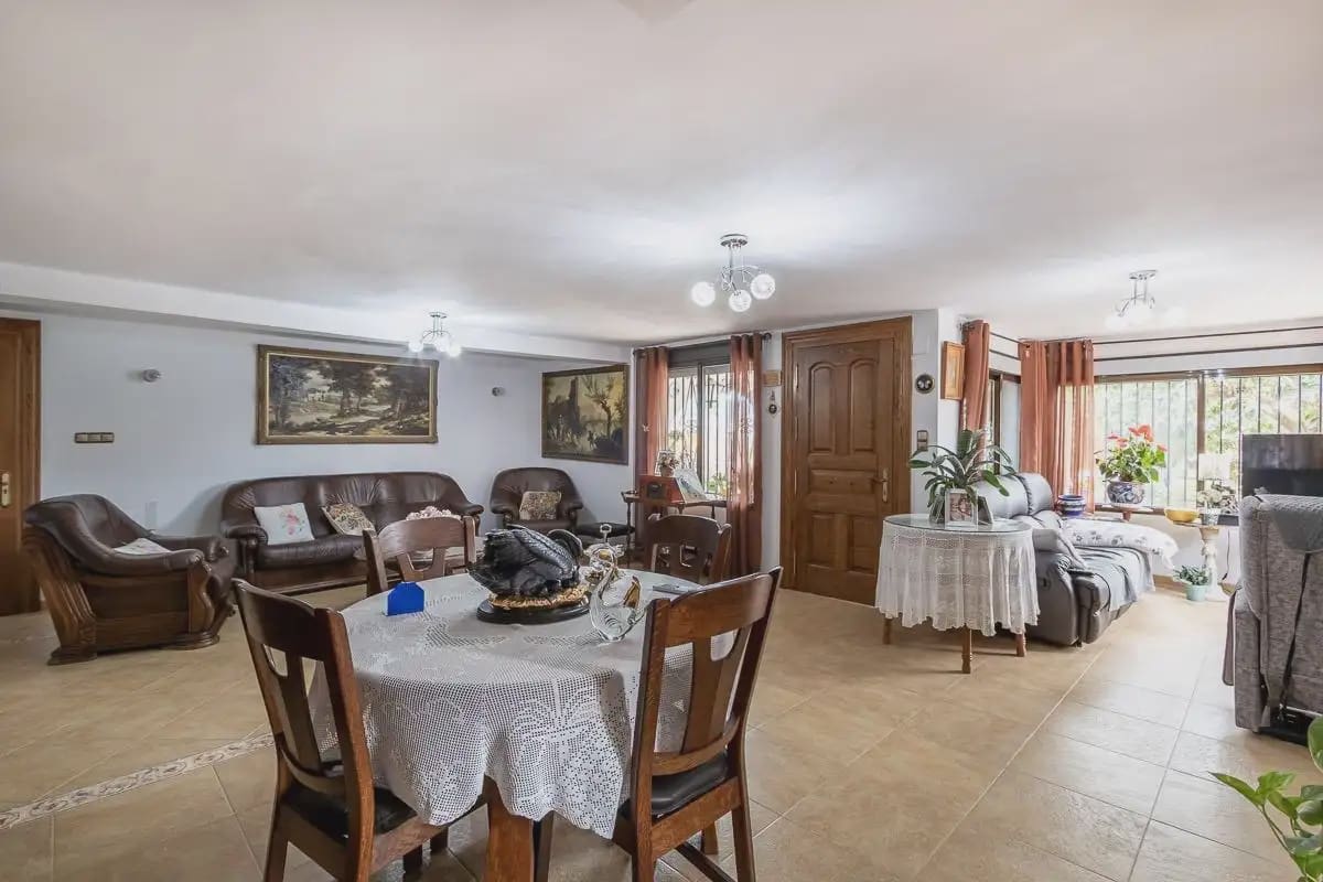 7 chambre Finca/Maison de Campagne à vendre à Huetor Vega avec piscine garage - 790 000 € (Ref: 9889635)