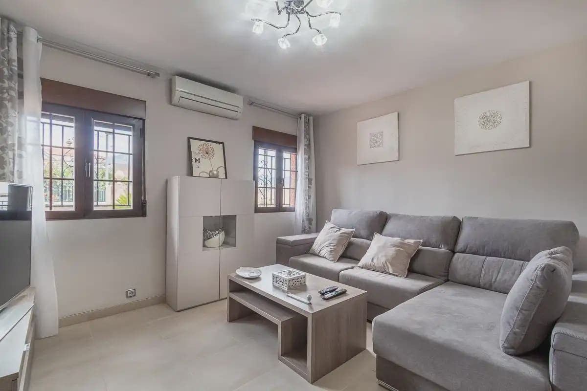 7 chambre Finca/Maison de Campagne à vendre à Huetor Vega avec piscine garage - 790 000 € (Ref: 9889635)