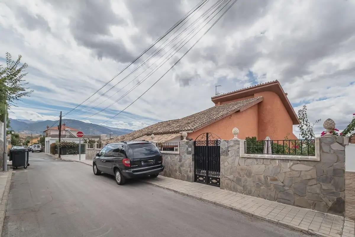 7 chambre Finca/Maison de Campagne à vendre à Huetor Vega avec piscine garage - 790 000 € (Ref: 9889635)
