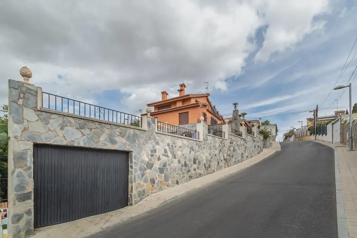 7 chambre Finca/Maison de Campagne à vendre à Huetor Vega avec piscine garage - 790 000 € (Ref: 9889635)