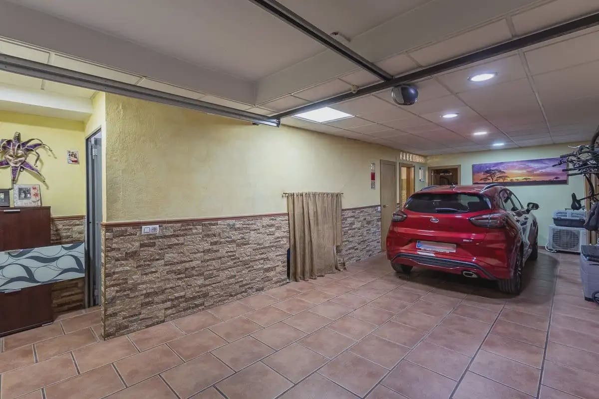 4 slaapkamer Rijtjeshuis te koop in Cajar met garage - € 248.000 (Ref: 9889704)