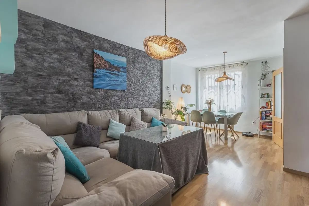4 slaapkamer Rijtjeshuis te koop in Cajar met garage - € 248.000 (Ref: 9889704)