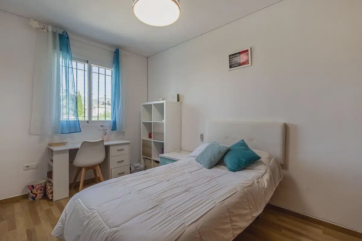 4 slaapkamer Rijtjeshuis te koop in Cajar met garage - € 248.000 (Ref: 9889704)