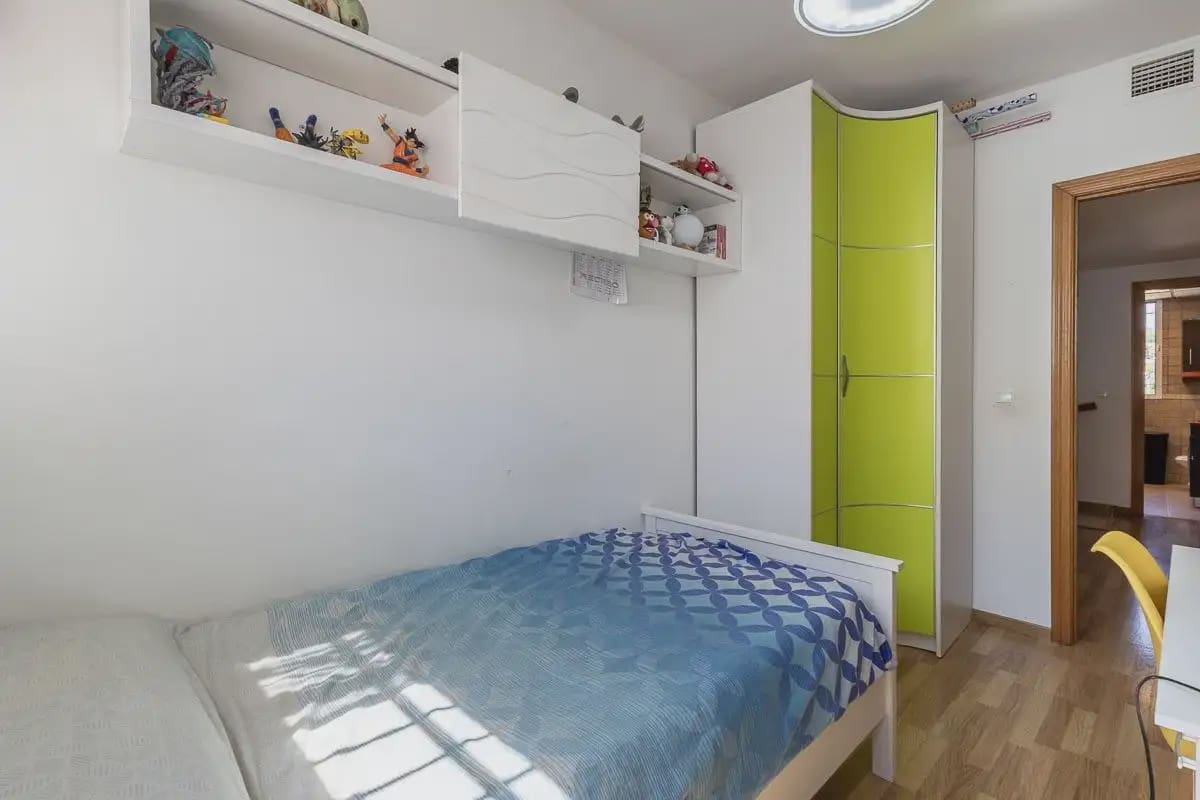 4 slaapkamer Rijtjeshuis te koop in Cajar met garage - € 248.000 (Ref: 9889704)