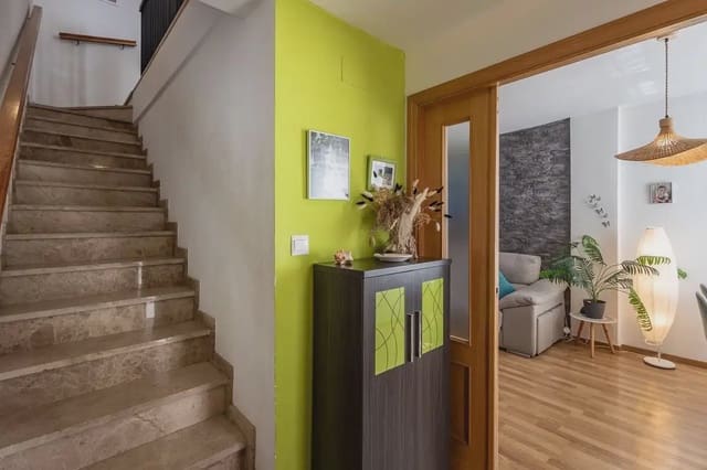 Adosado de 4 habitaciones en Cájar en venta con garaje - 248.000 € (Ref: 9889704)