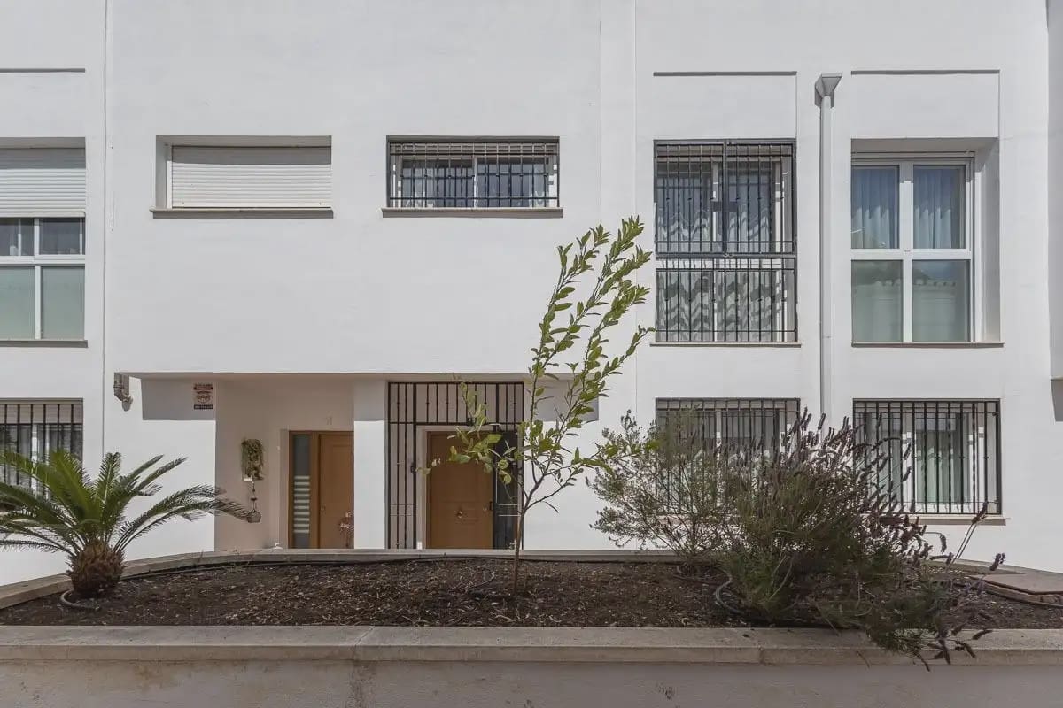4 slaapkamer Rijtjeshuis te koop in Cajar met garage - € 248.000 (Ref: 9889704)